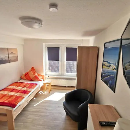 Pensjonat Hotel-pension Zum Hirsch 3*