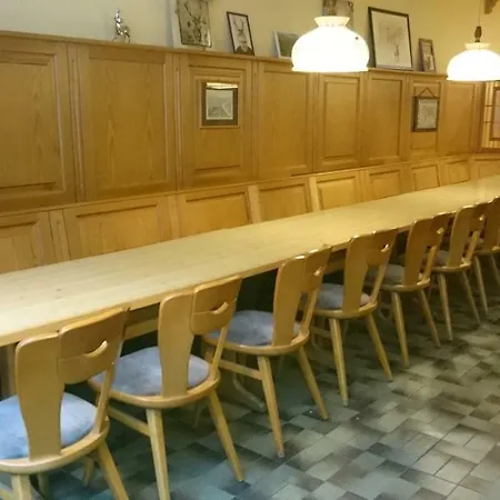 Hotel-pension Zum Hirsch Guest house *